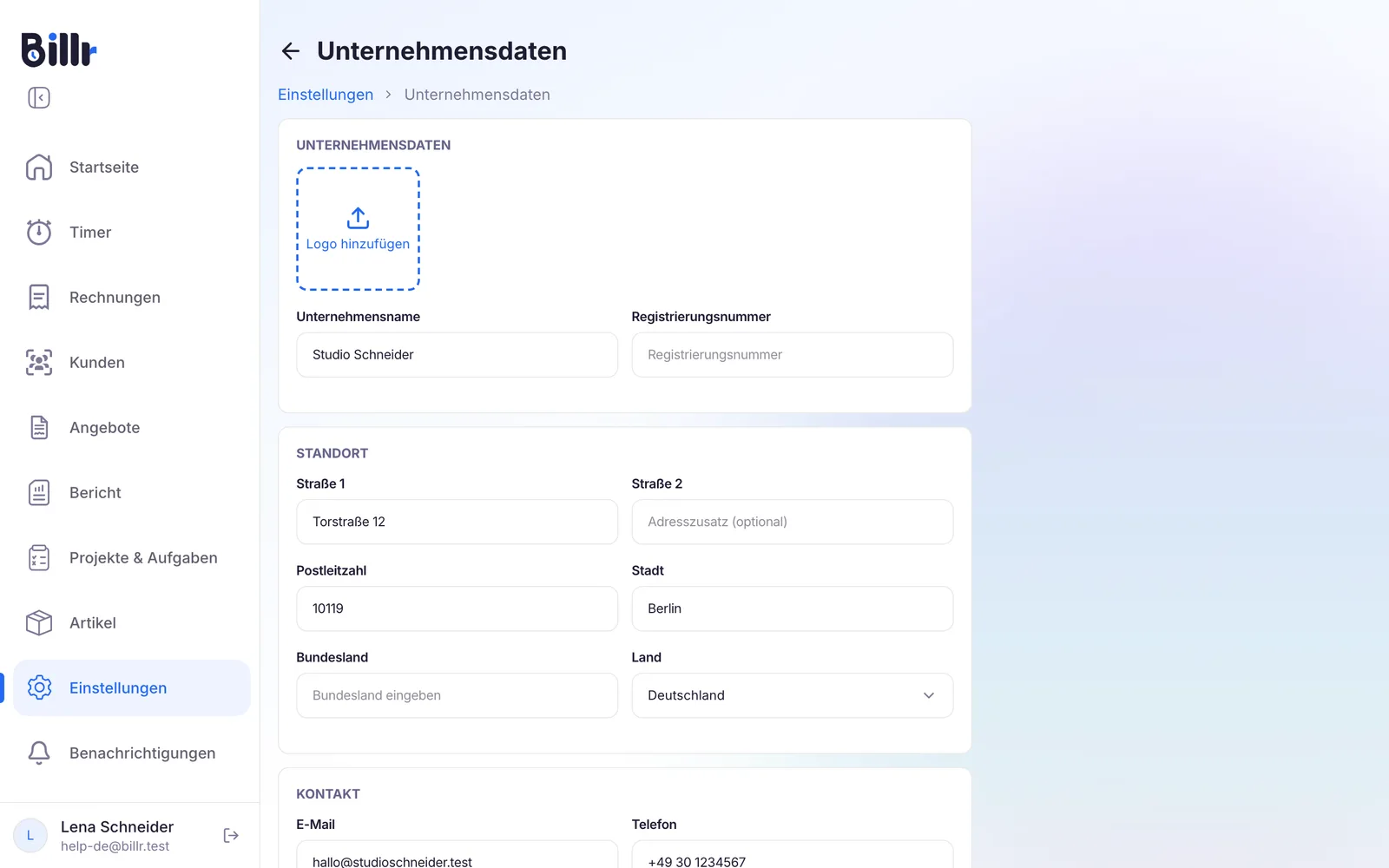 Der Bildschirm Unternehmensdaten mit Logo hinzufügen, dem Unternehmensnamen, der Adresse und den Kontaktdaten