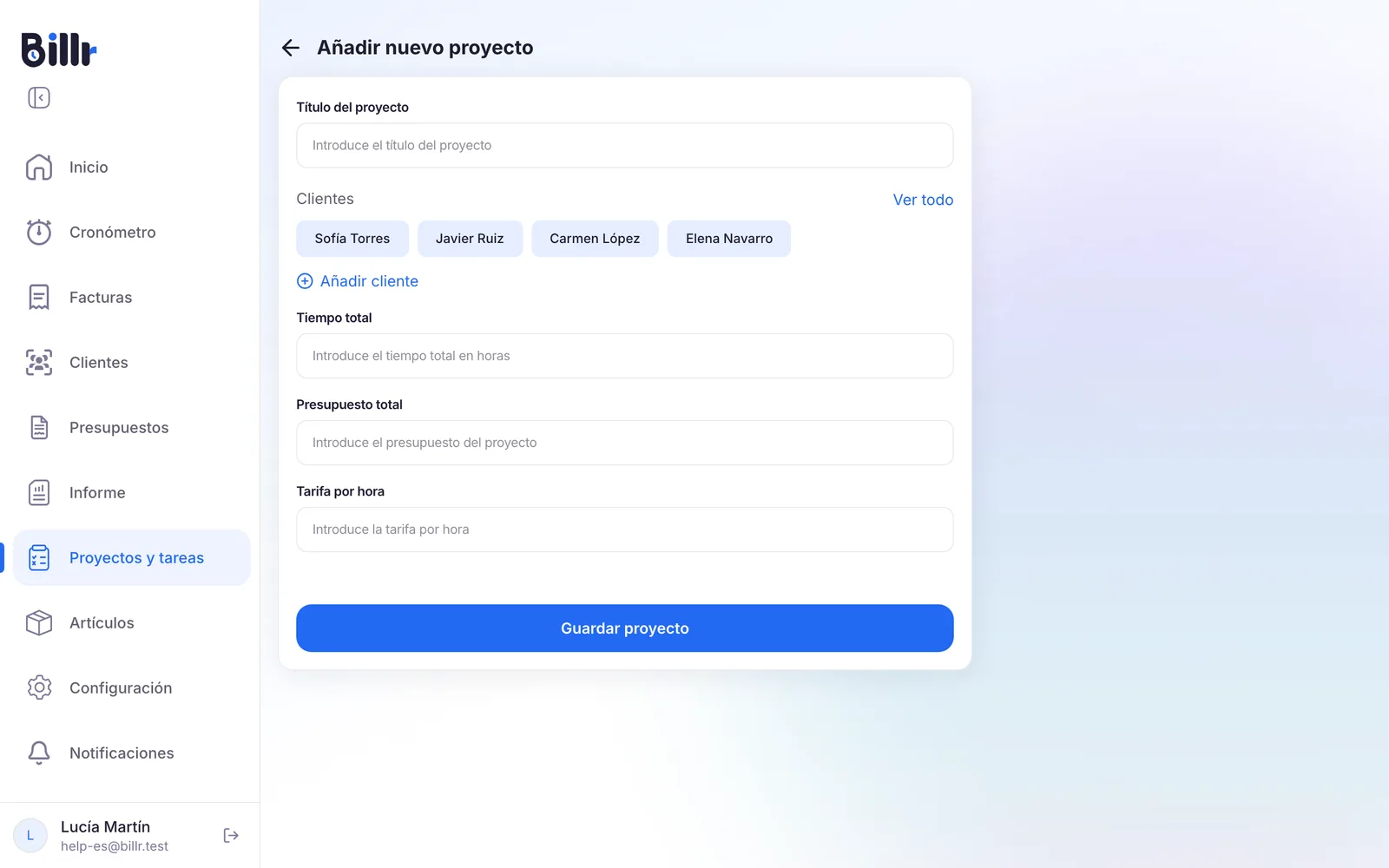 La pantalla Añadir nuevo proyecto, con el título del proyecto, los clientes para elegir, el tiempo total, el presupuesto total y la tarifa por hora
