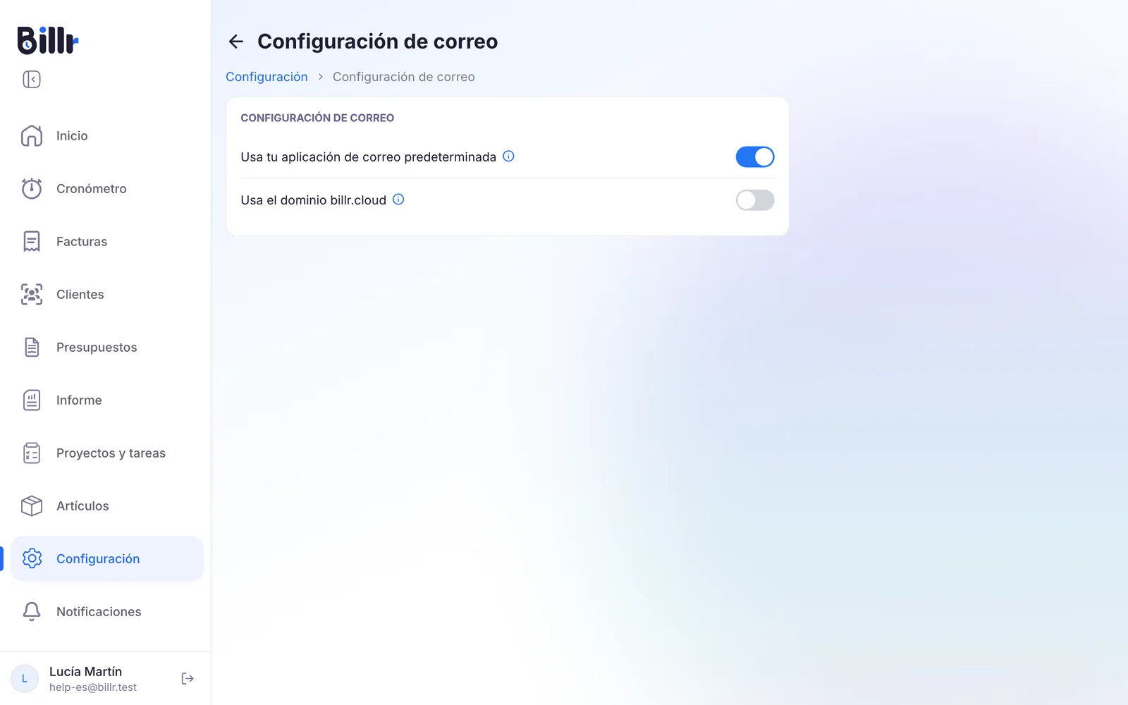 La pantalla Configuración de correo con la elección entre tu app de correo predeterminada y el dominio billr.cloud