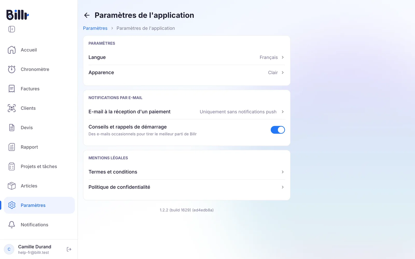 L'écran Paramètres de l'application, avec la langue, l'apparence et les notifications par e-mail