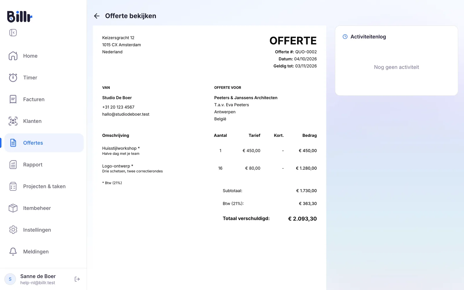 Een offerte in Billr zoals je klant hem ziet, met de regels, de belasting en het totaal, en rechts het activiteitenlog