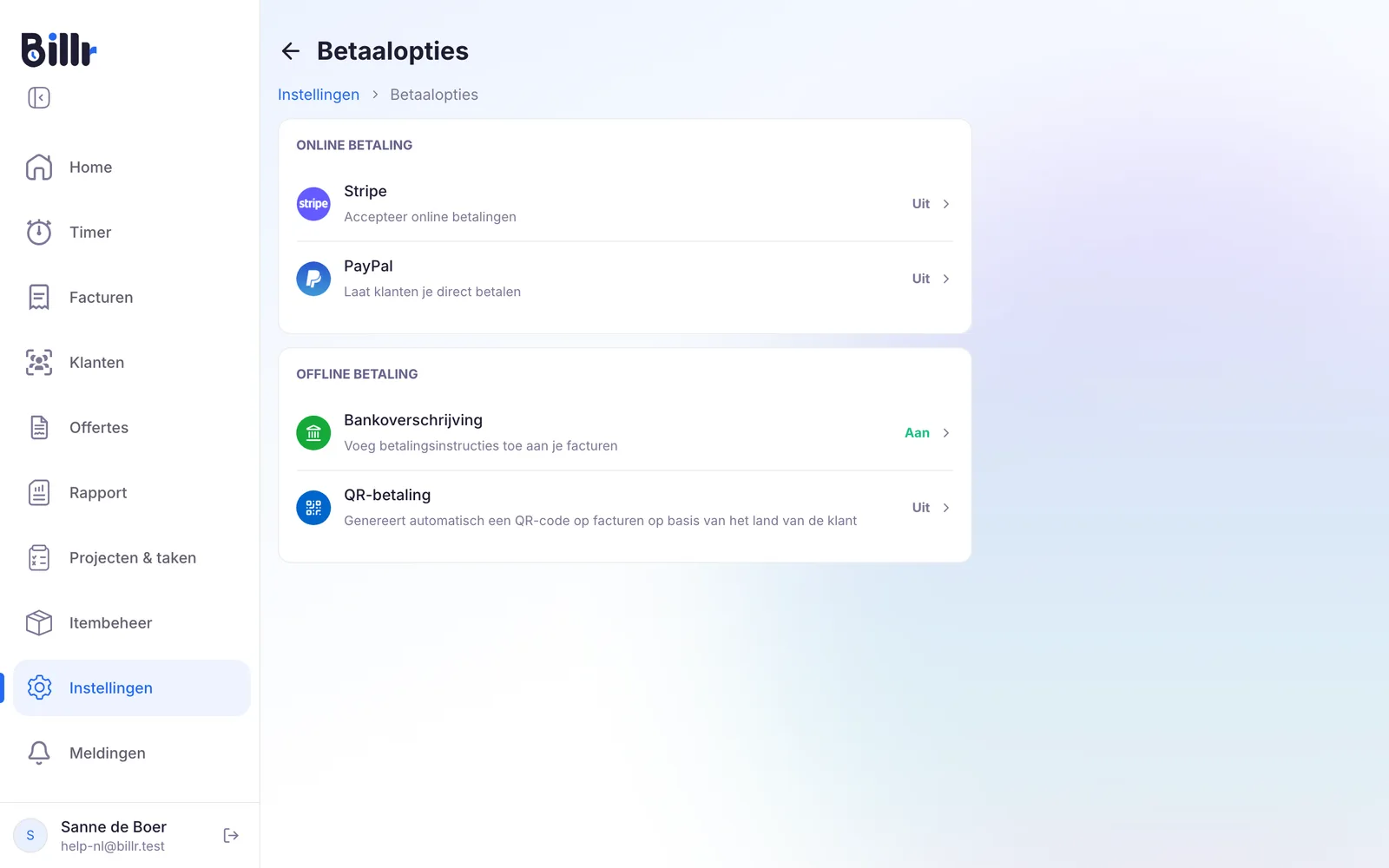 Het scherm Betaalopties in Billr, met Stripe en PayPal onder online betaling en Bankoverschrijving en QR-betaling onder offline betaling