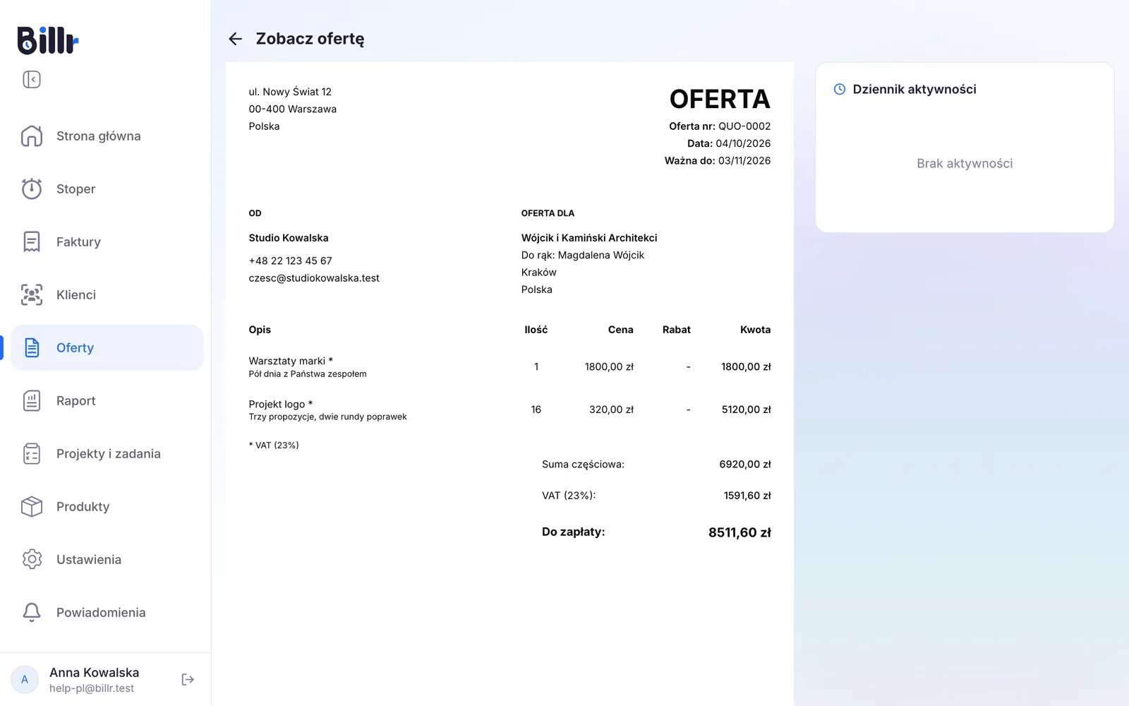 Oferta w Billr tak, jak widzi ją klient, z pozycjami, podatkiem i sumą oraz dziennikiem aktywności po prawej